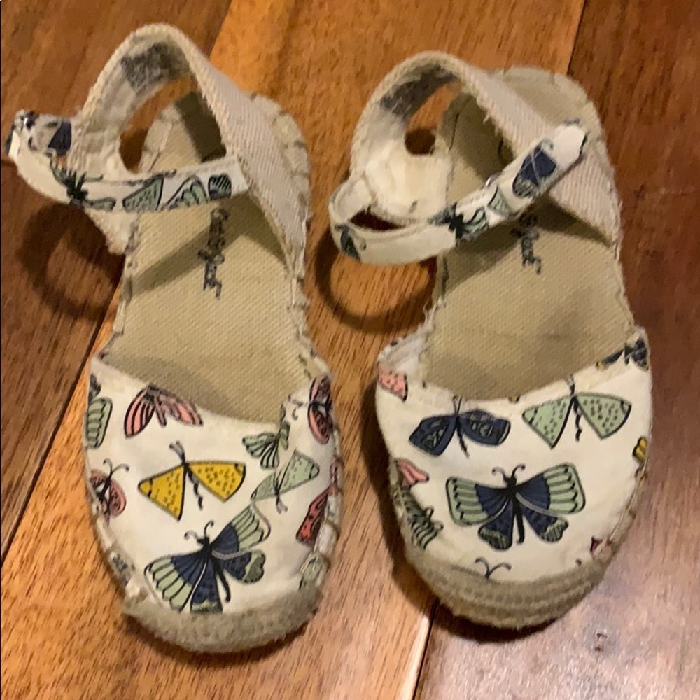 Butterfly shoes